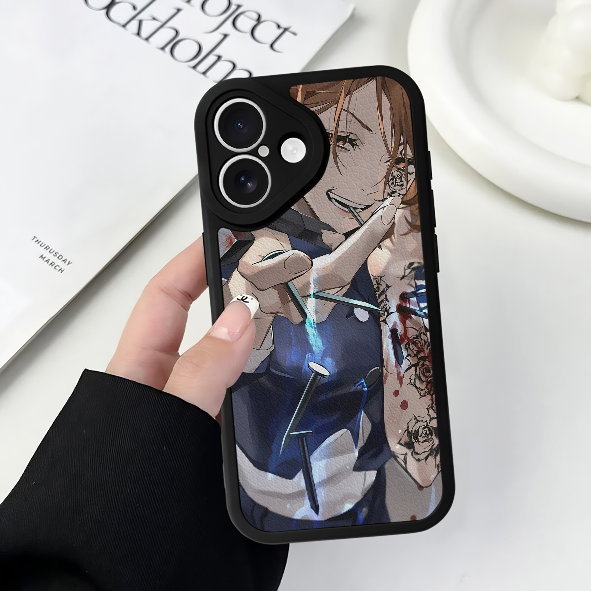 （画像用） 呪術廻戦 Jujutsu Kaisen 【iPhone 16シリーズ対応】シリコンスマホケース（レザー調） 材質：シリコン